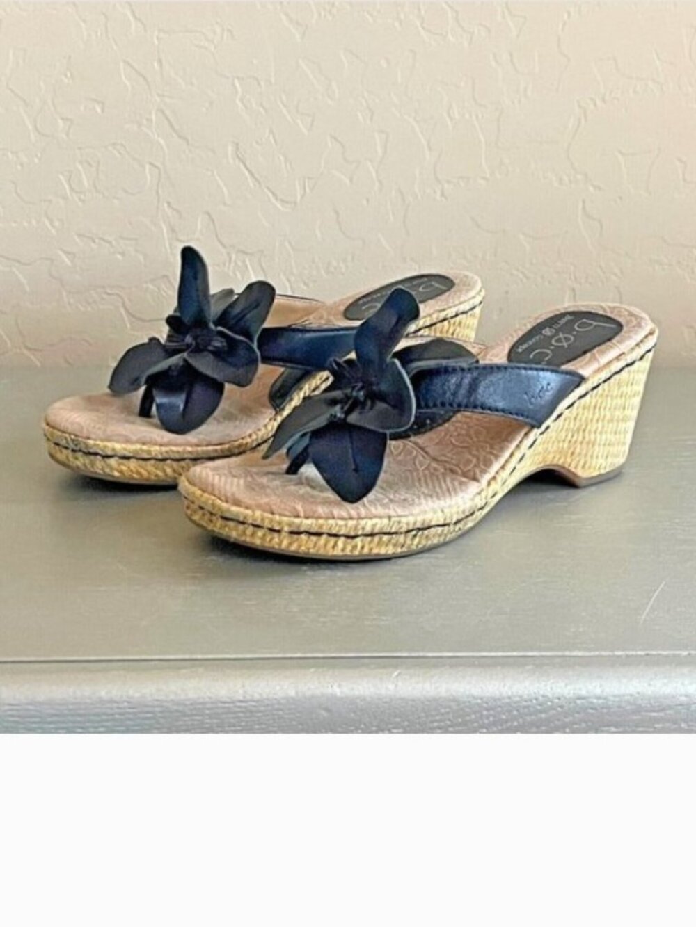 Born Concept BOC Sandals Leather Flower Platform Wedge Thong Black 6